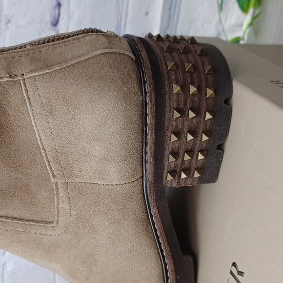 Donald J. Pliner Eryna Suede Stud Boot NIB - Picture 4 of 9